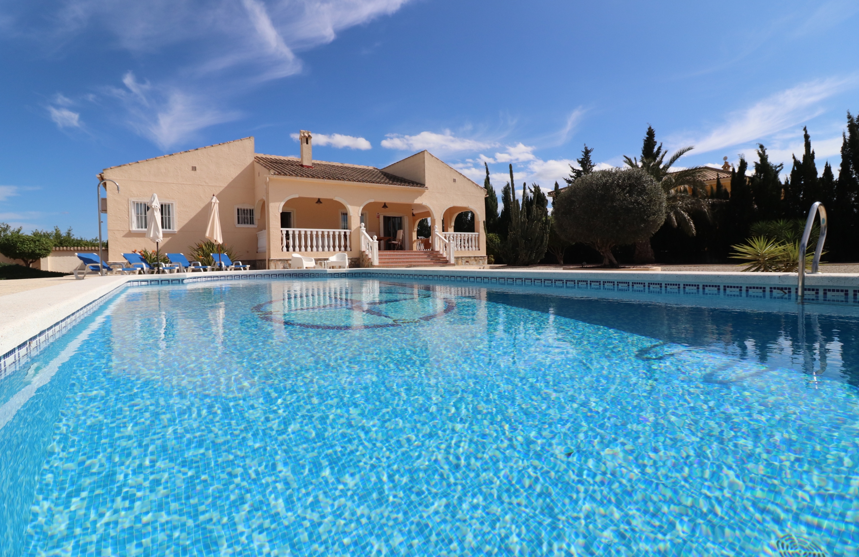 Qlistings - 3 Bedroom Country Property For Sale In Orihuela Property Image