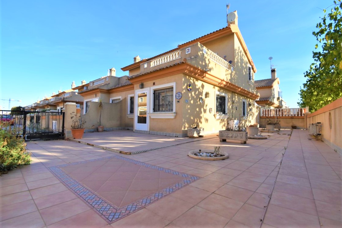 Qlistings - 2 Bedroom Semi Detached Villa For Sale In Torre De La Horadada Property Image