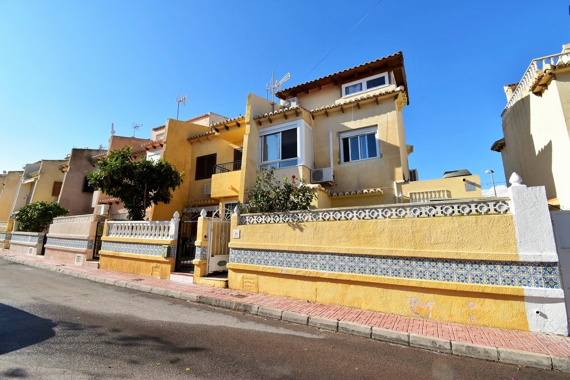 Qlistings - 3 Bedroom Townhouse For Sale In Orihuela Costa Property Image