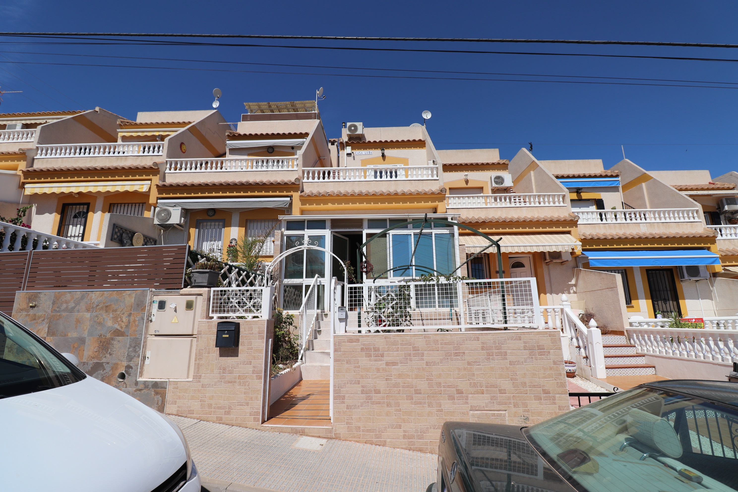 Qlistings - 3 Bedroom Townhouse For Sale In San Miguel De Salinas Property Image