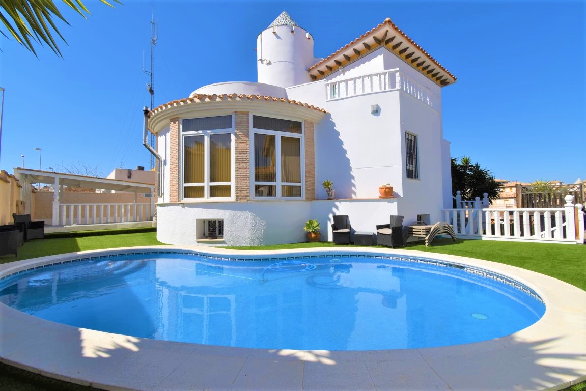 Qlistings - 5 Bedroom Detached Villa For Sale In Orihuela Costa Property Image