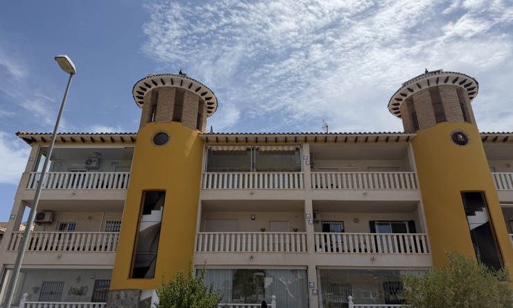 Apartment - Re-Sale - Orihuela Costa - Villamartin