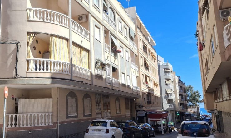 Apartment - Re-Sale - Torrevieja - Playa Los Locos