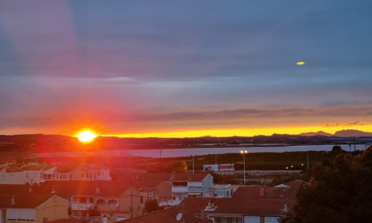 Apartment - Re-Sale - Torrevieja - Playa Los Naufragos