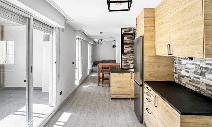 Apartment - Re-Sale - Torrevieja - Torrevieja - Centre