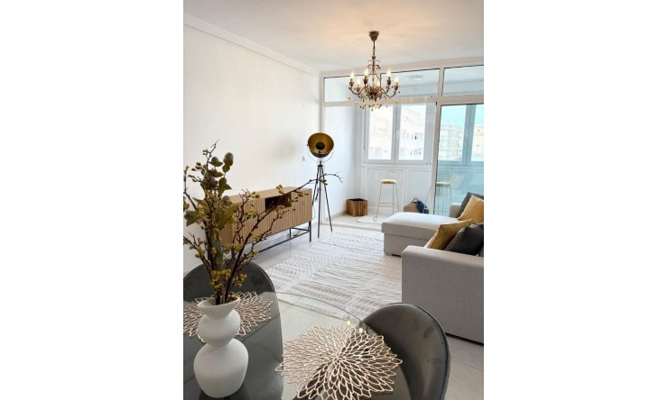 Apartment - Re-Sale - Torrevieja - Torrevieja