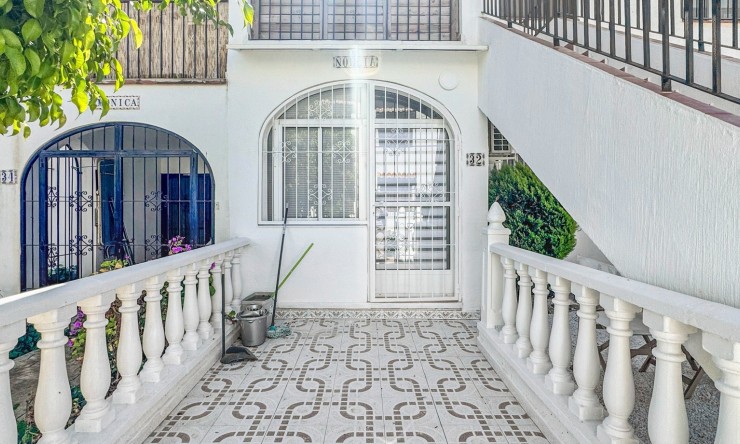 Appartement - Wederverkoop - Orihuela Costa - Los Balcones