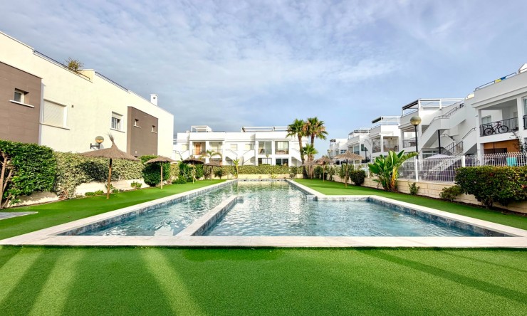 Appartement - Wederverkoop - Torrevieja - Aguas Nuevas