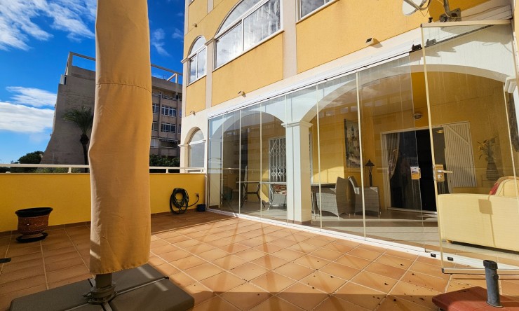 Appartement - Wederverkoop - Torrevieja - Torreblanca