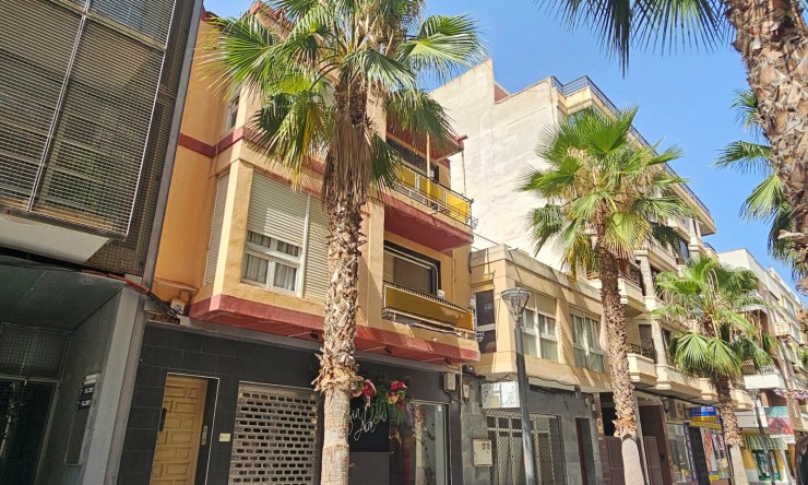 Building (Mixed-Use) - Re-Sale - Torrevieja - Torrevieja - Centre
