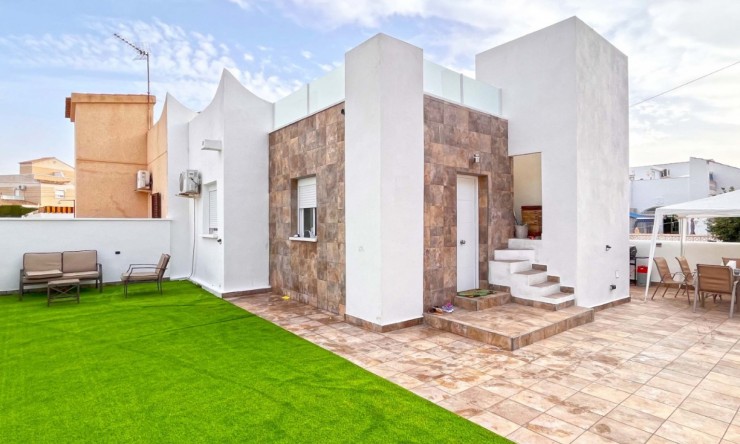 Bungalow - Re-Sale - Orihuela Costa - MOVR-67459