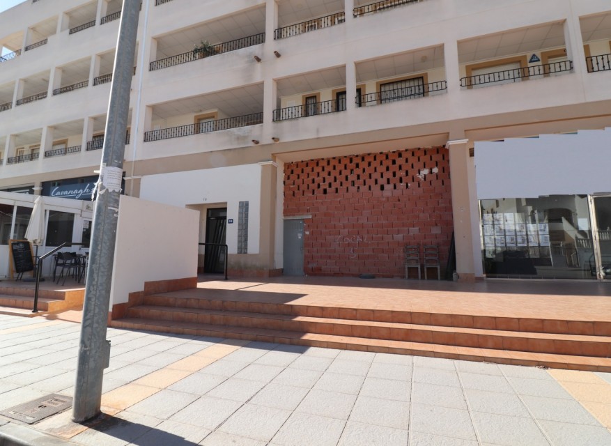 Comercial - Comercial (Pleno Dominio) - Los Montesinos - Entre Naranjos / Vistabella Golf