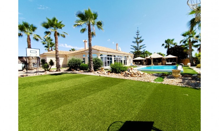 Detached Villa - Re-Sale - Gea y Truyols - Urb Lo Santiago