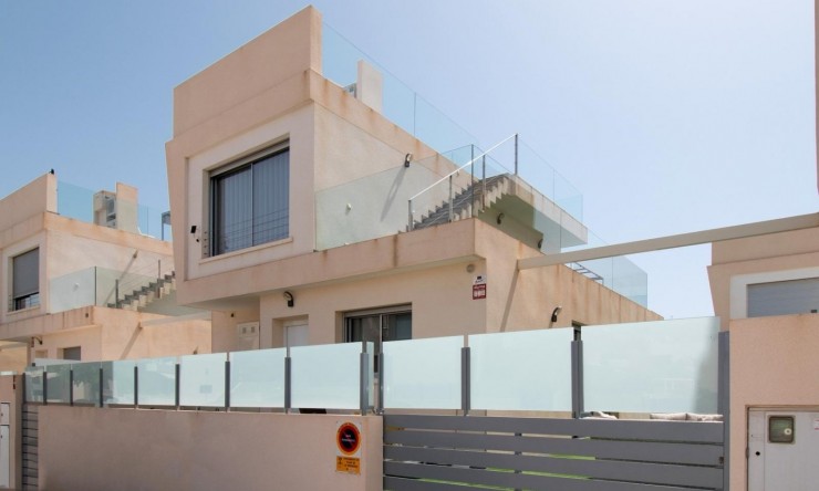 Detached Villa - Re-Sale - Mil Palmeras - Mil Palmeras - Town