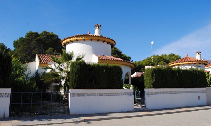 Detached Villa - Re-Sale - Mil Palmeras - Mil Palmeras - Town