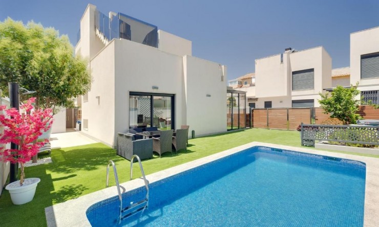 Detached Villa - Re-Sale - Torrevieja - Aguas Nuevas