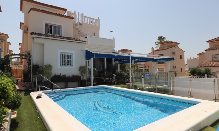 Frittliggende Villa - Videresalg - Algorfa - Montebello