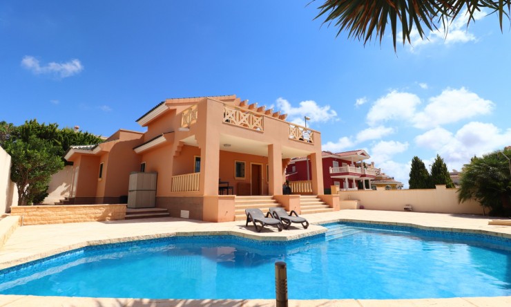 Frittliggende Villa - Videresalg - Ciudad Quesada - VRE 5821