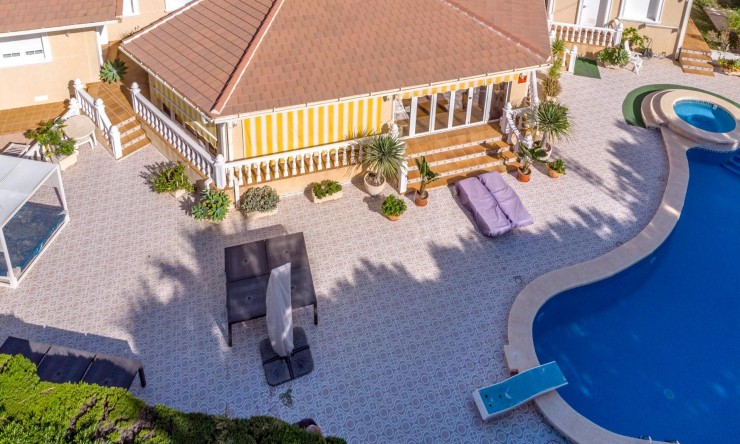Frittliggende Villa - Videresalg - Orihuela Costa - Cabo Roig