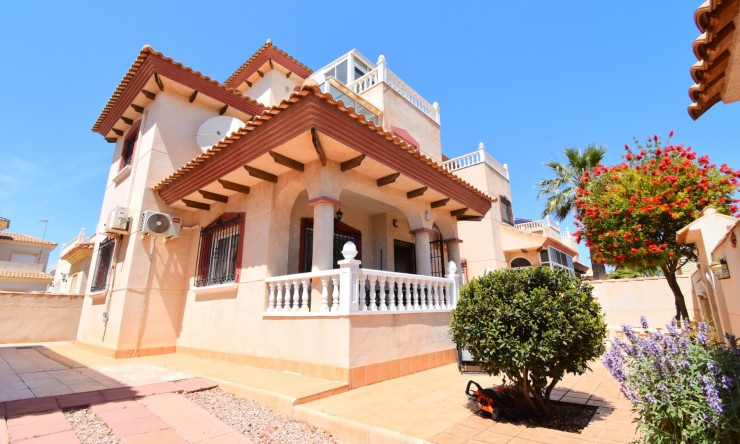 Frittliggende Villa - Videresalg - Orihuela Costa - Playa Flamenca