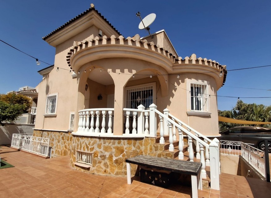 La Revente - Villa - Ciudad Quesada - Doña Pepa