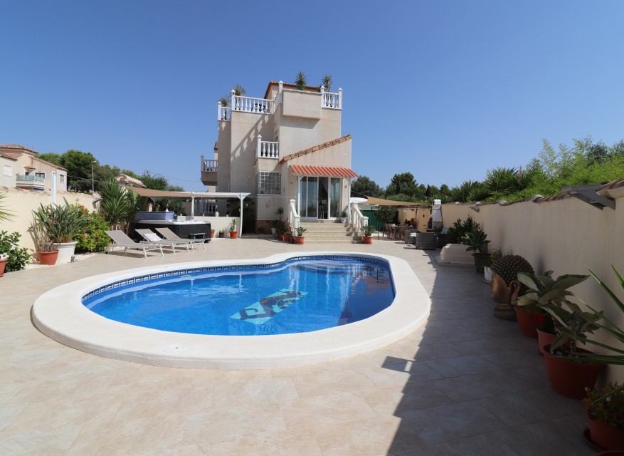 La Revente - Villa - San Miguel de Salinas - Lake View Mansions