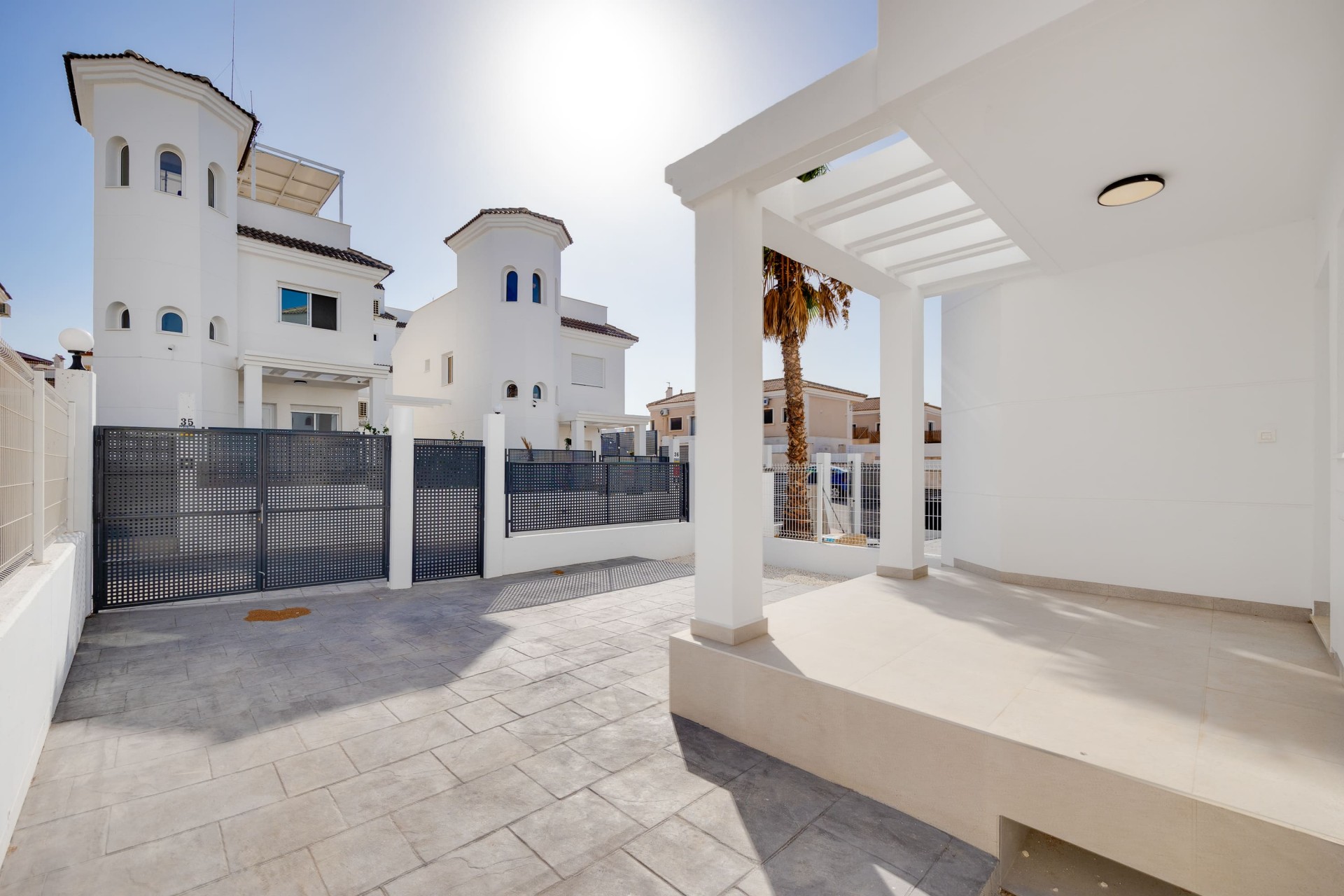 New - Detached Villa - La Marina - La Marina - Urbanization