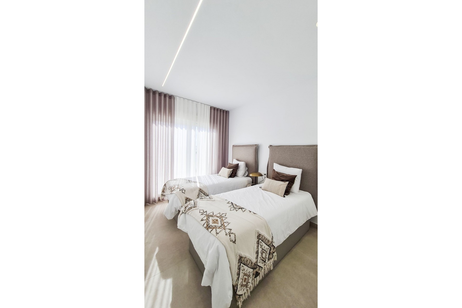 New - Detached Villa - Las Esperanzas