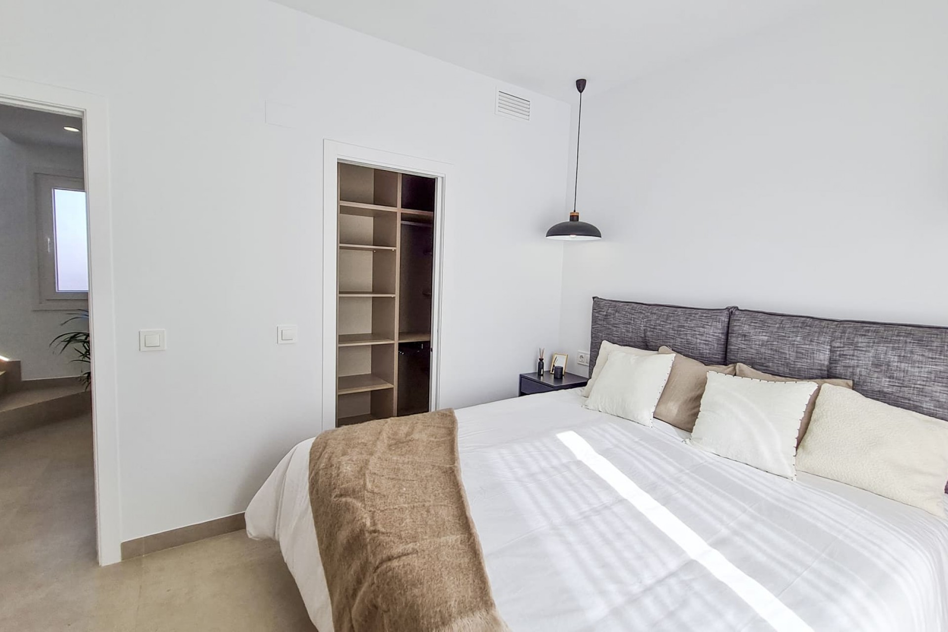 New - Detached Villa - Las Esperanzas