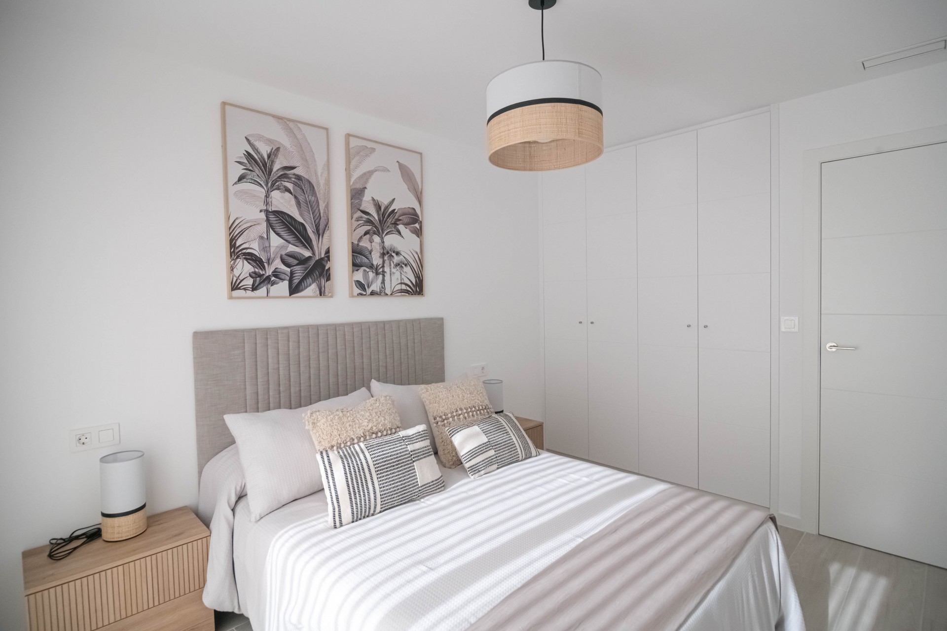 New - Townhouse - Jerónimo y Avileses