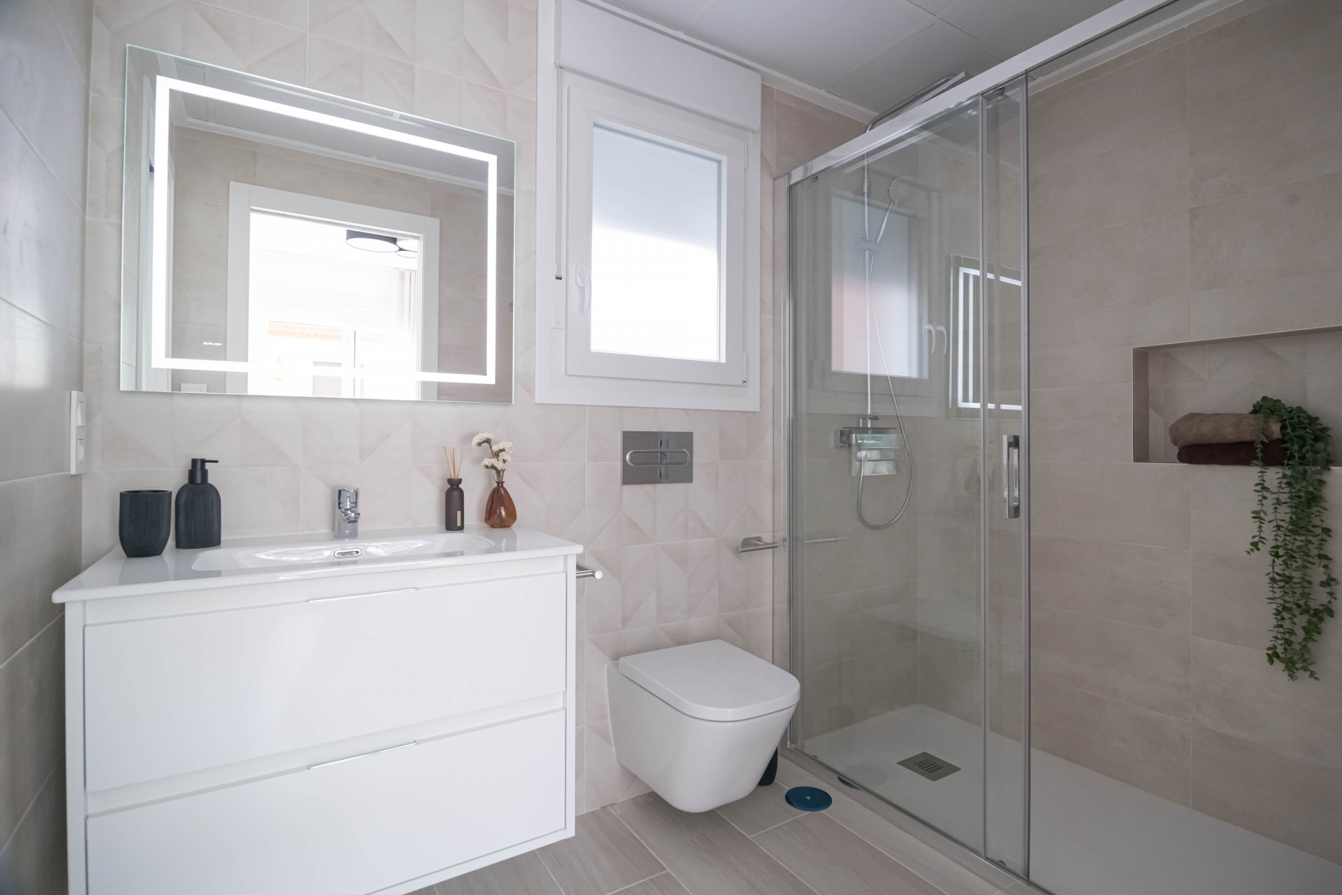 New - Townhouse - Jerónimo y Avileses