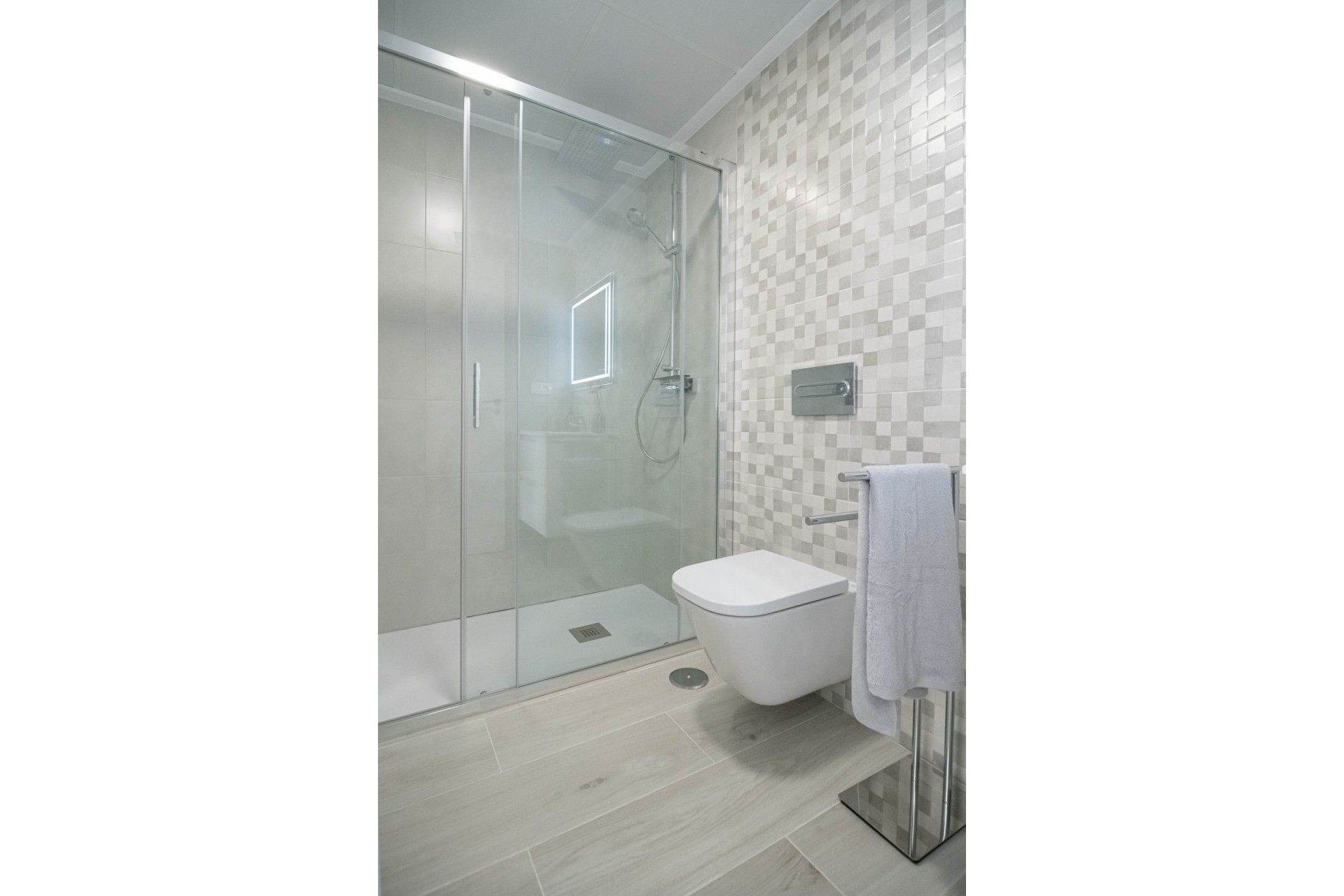 New - Townhouse - Jerónimo y Avileses