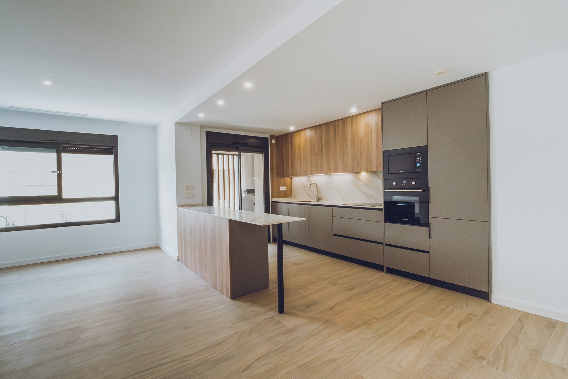 Nieuw - Appartement - Redovan - Redovan - Stad