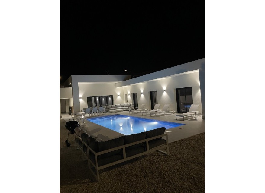 Nieuw - Vrijstaande Villa - La Romana