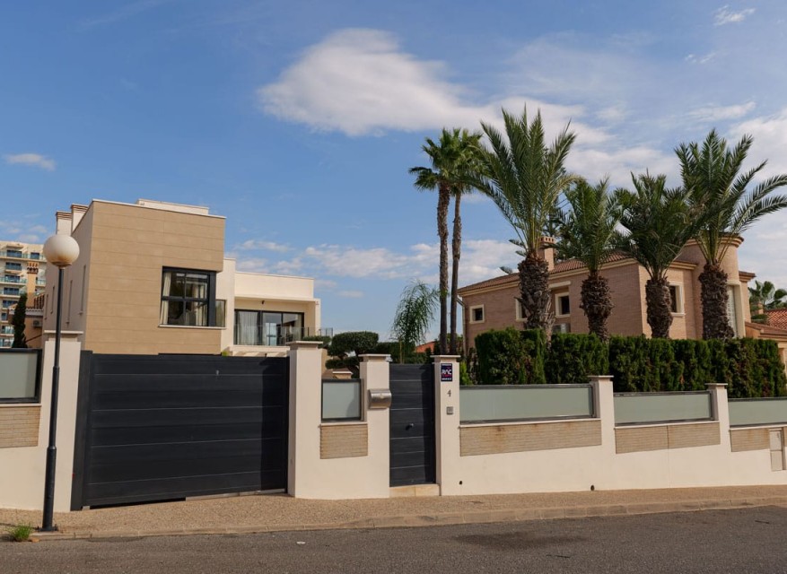Nieuw - Vrijstaande Villa - Torrevieja - Torrevieja - Centre