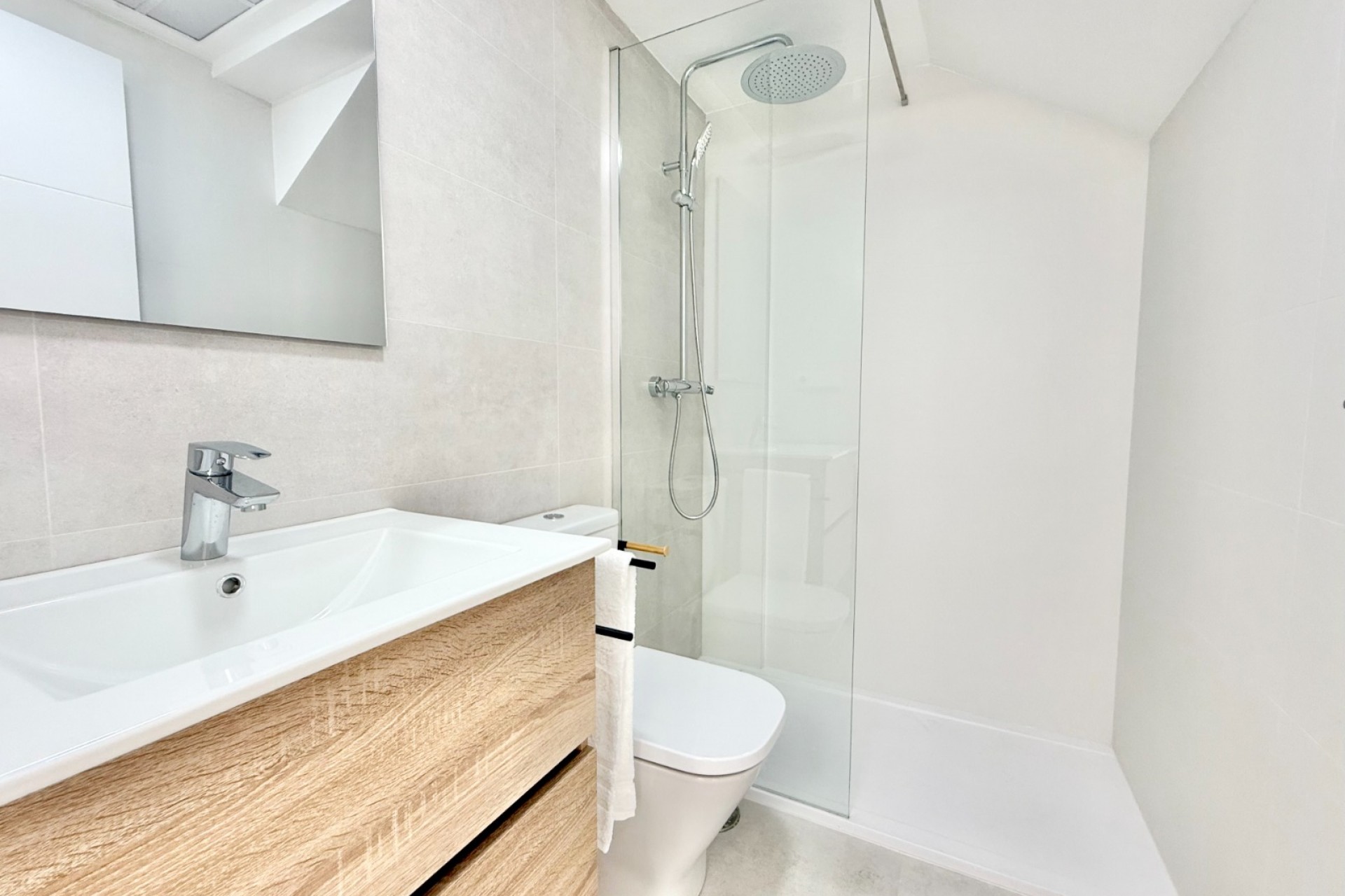 Nouveau - Appartement - Cox