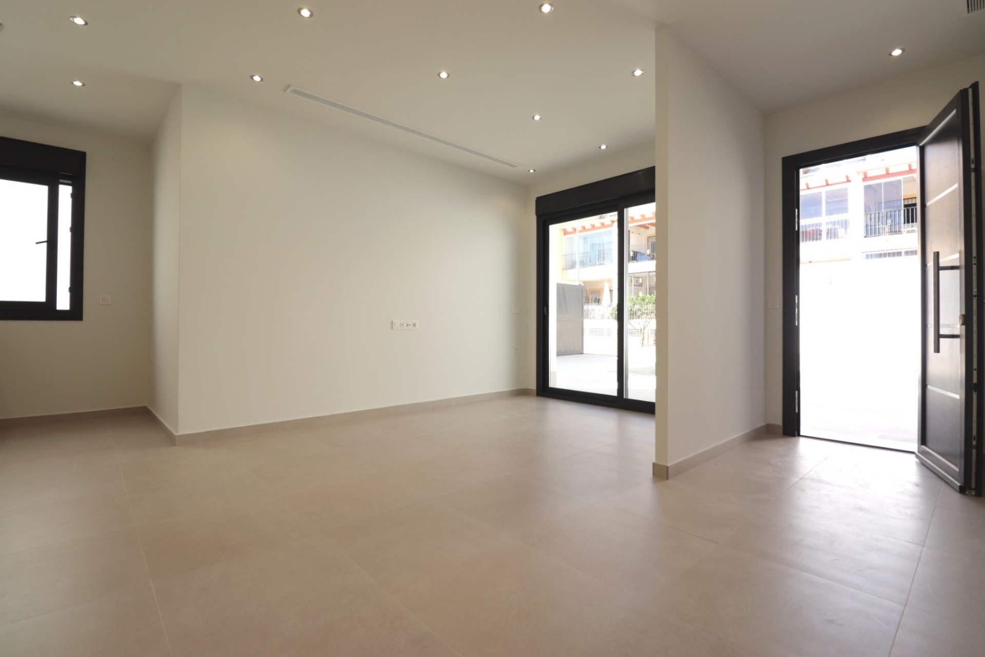 Nueva - Chalet - Heredades - Heredades - Pueblo