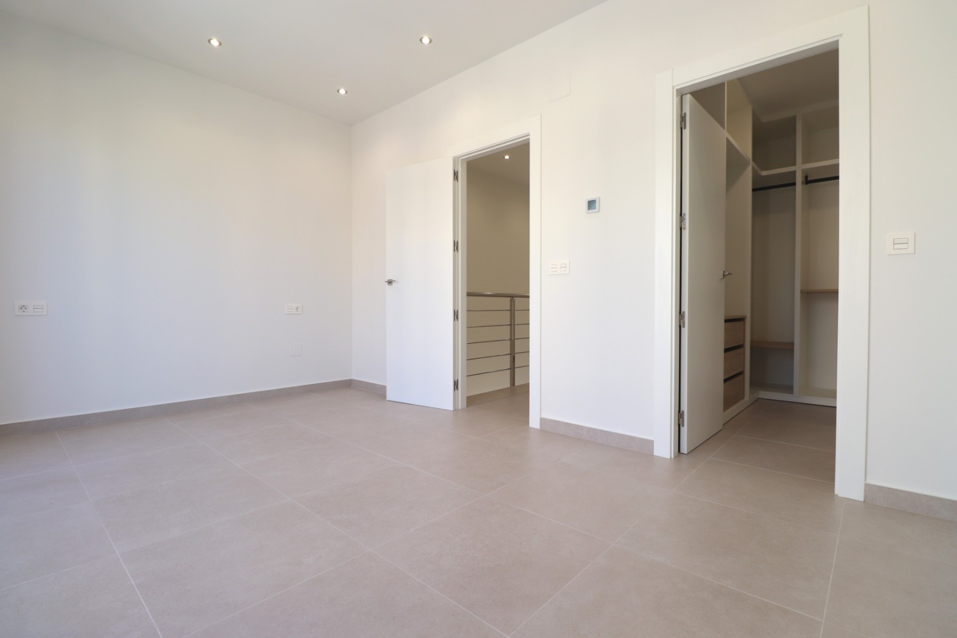 Nueva - Chalet - Heredades - Heredades - Pueblo