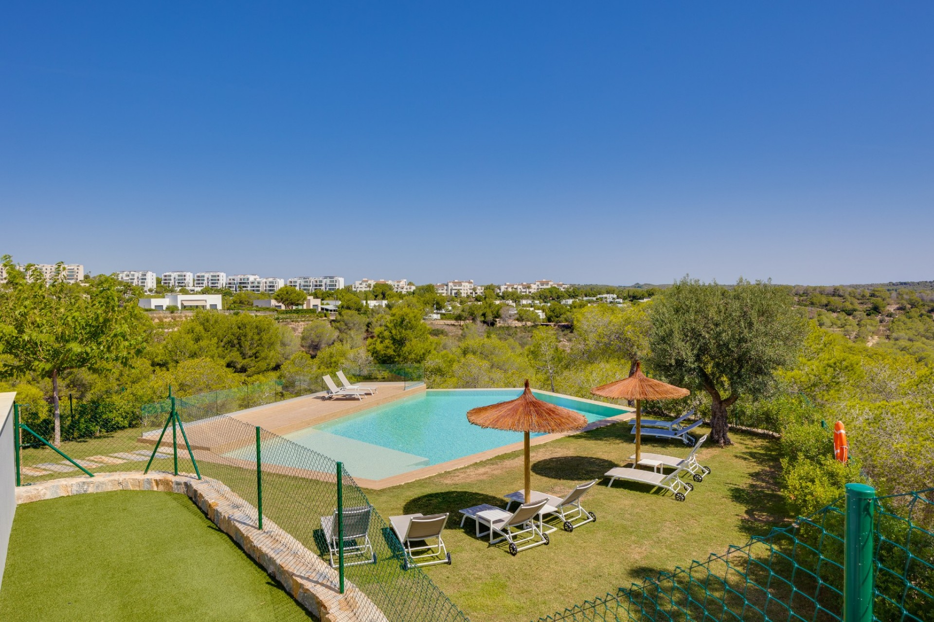 Re-Sale - Apartment - Las Colinas Golf Resort