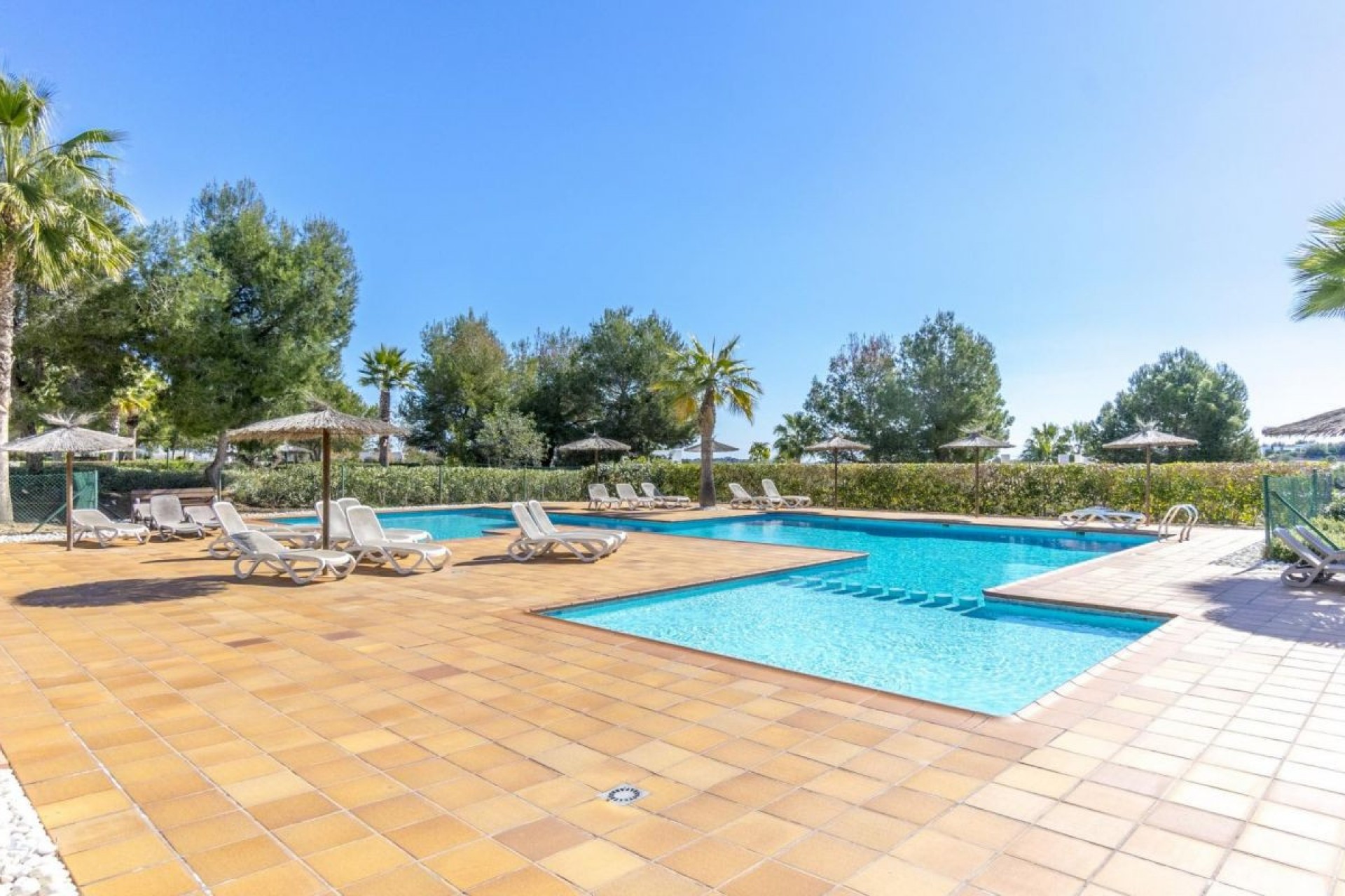 Re-Sale - Apartment - Las Colinas Golf Resort