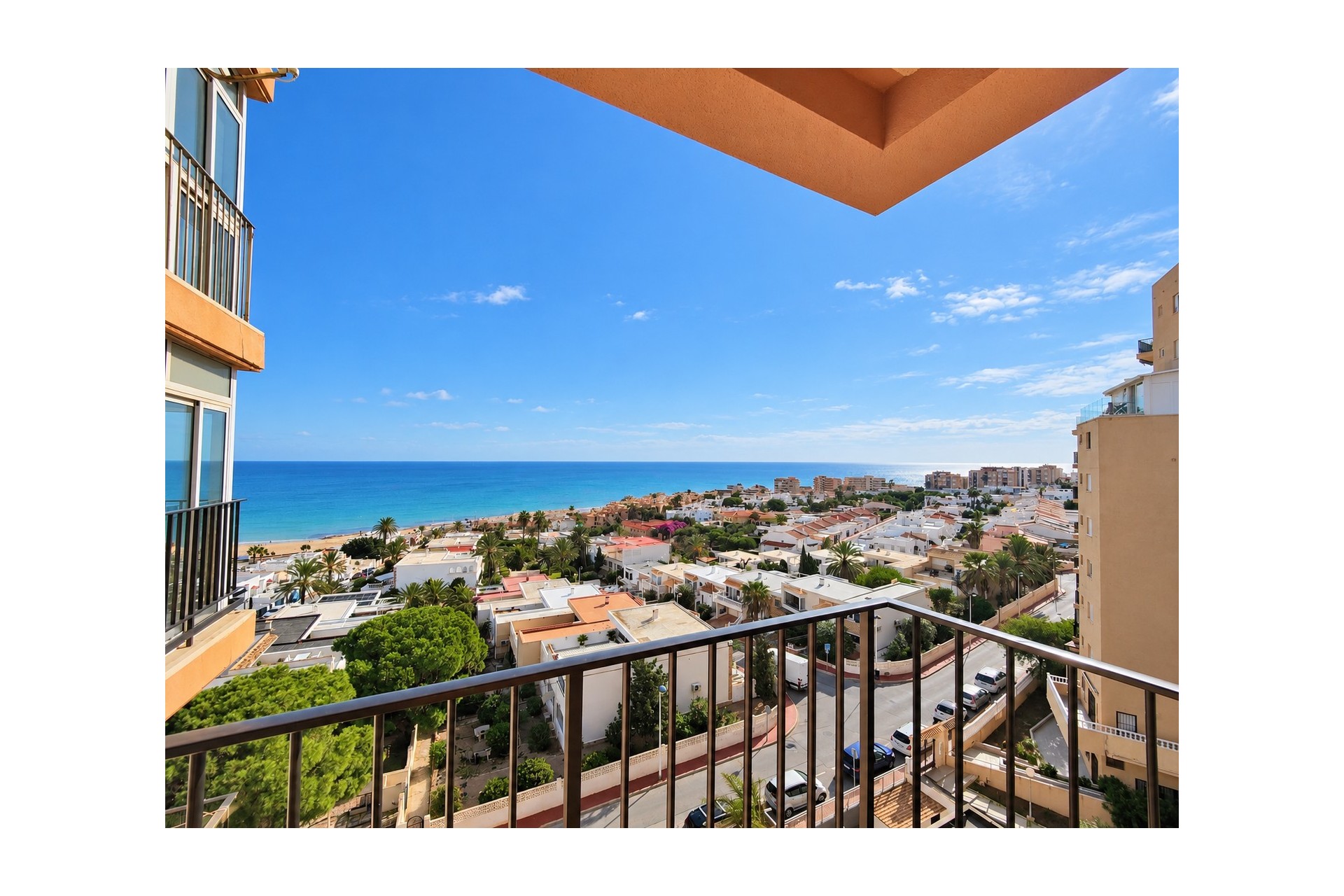 Re-Sale - Apartment - Torrevieja - La Mata - Town