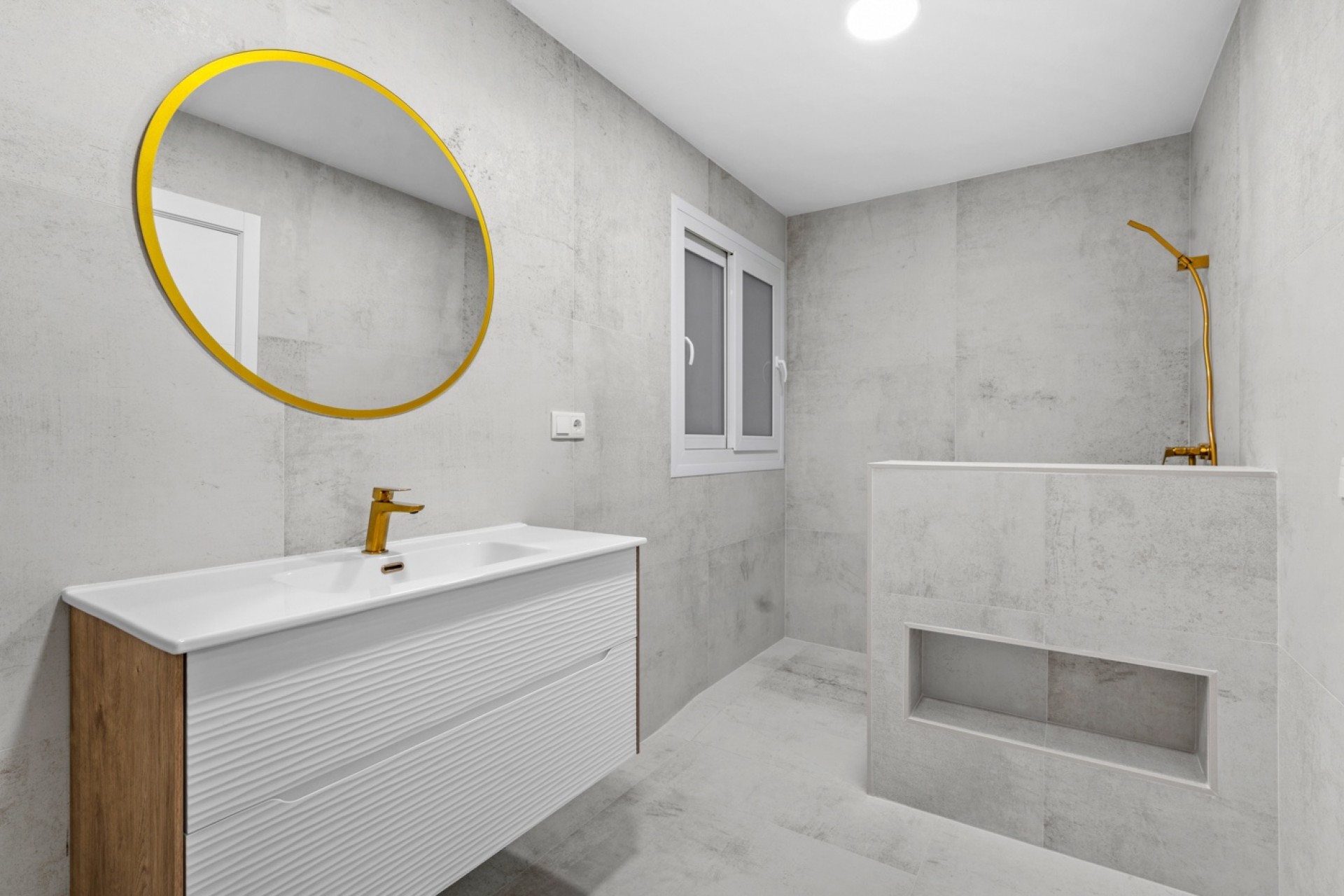 Re-Sale - Apartment - Torrevieja - Playa del Acequión