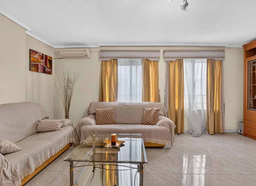 Re-Sale - Apartment - Torrevieja - Torrevieja - Centre