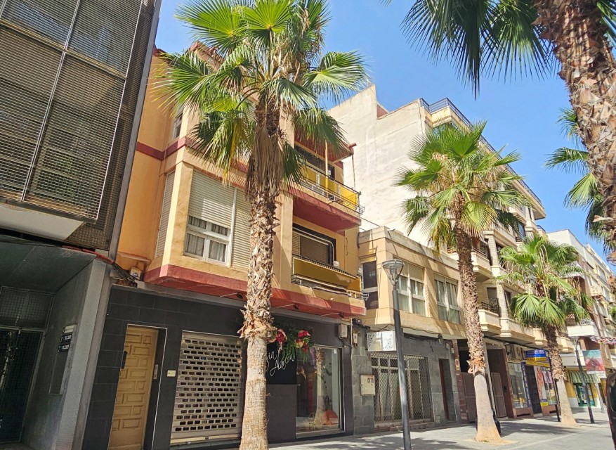 Re-Sale - Building (Mixed-Use) - Torrevieja - Torrevieja - Centre