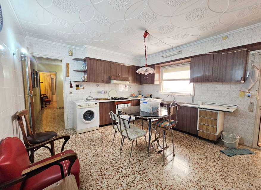Re-Sale - Building (Mixed-Use) - Torrevieja - Torrevieja - Centre