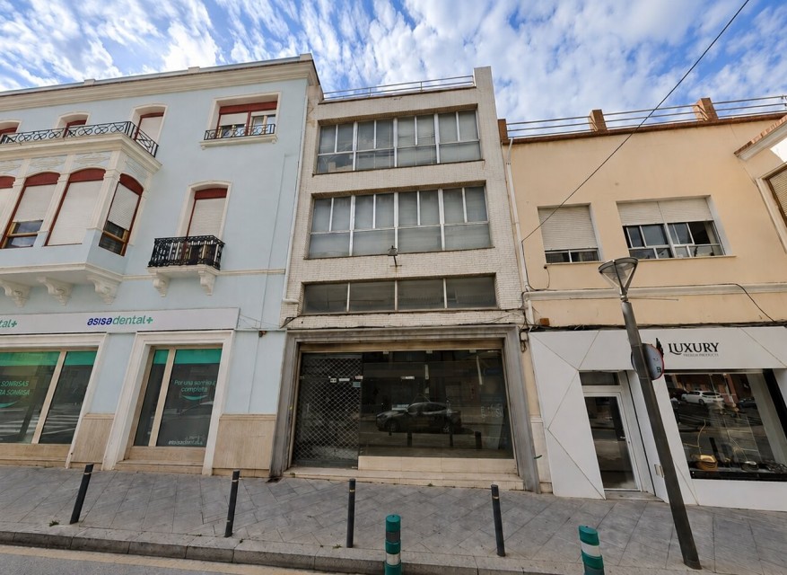 Re-Sale - Building (Mixed-Use) - Torrevieja - Torrevieja - Centre