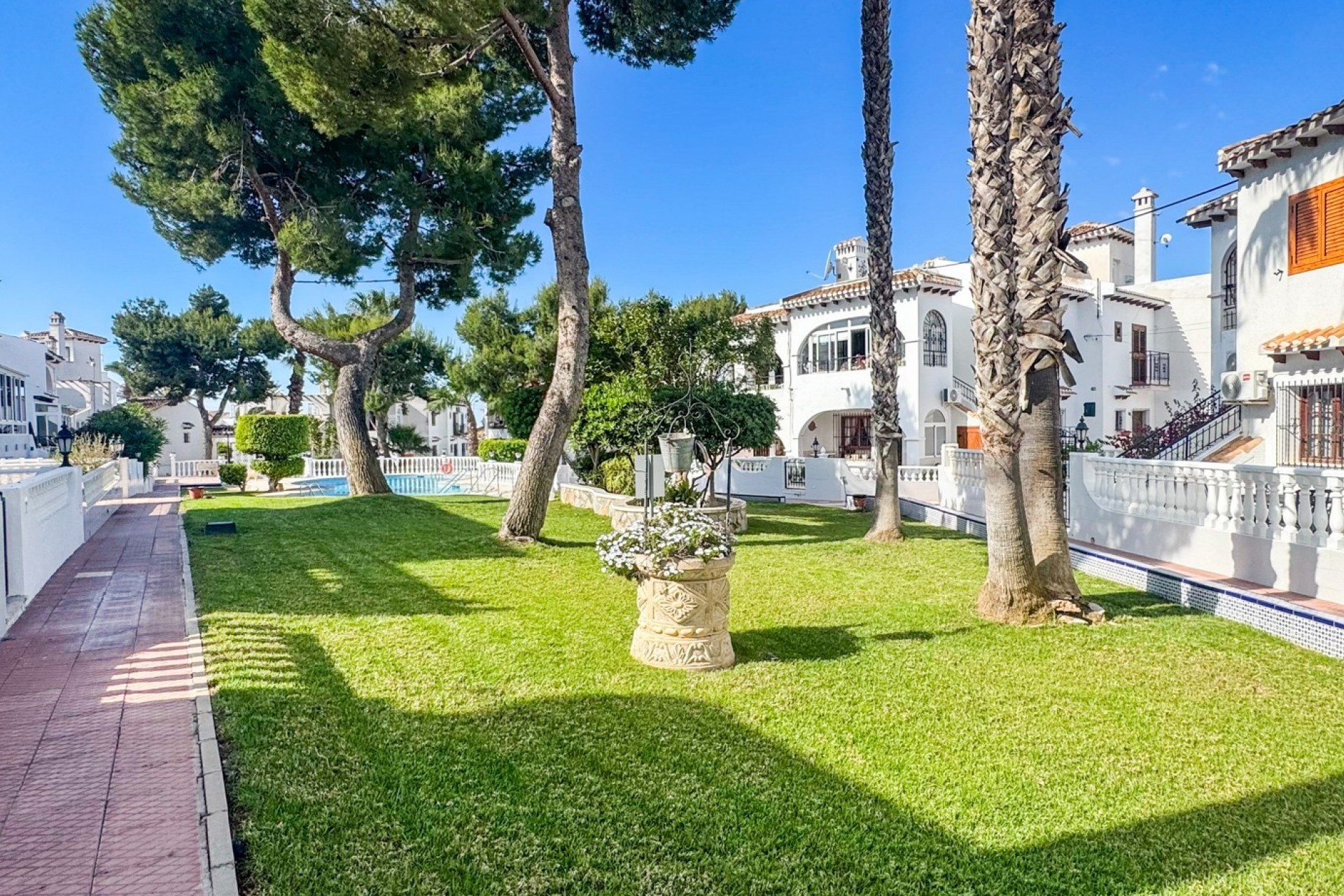 Re-Sale - Bungalow - Torrevieja - Aguas Nuevas