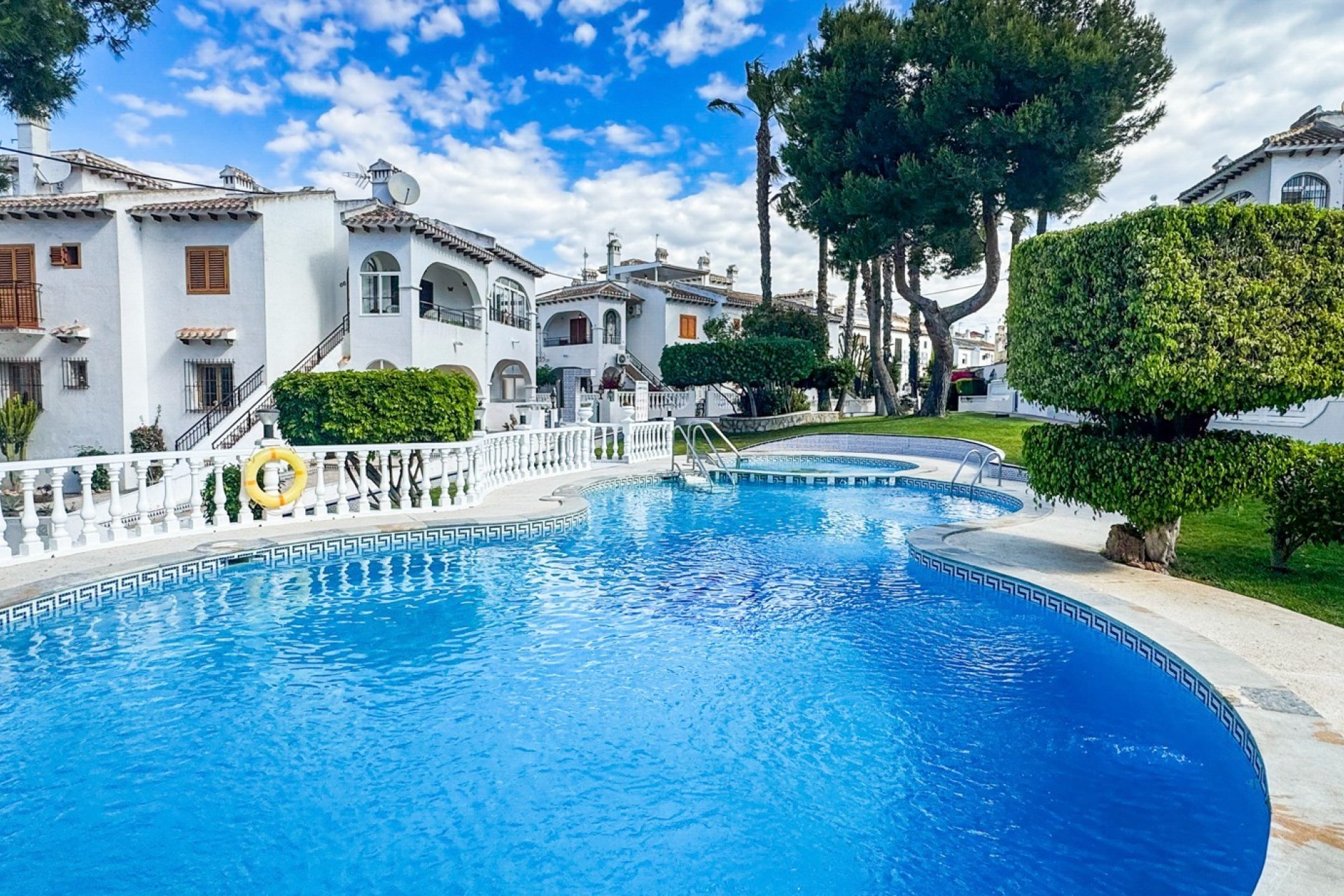 Re-Sale - Bungalow - Torrevieja - Aguas Nuevas