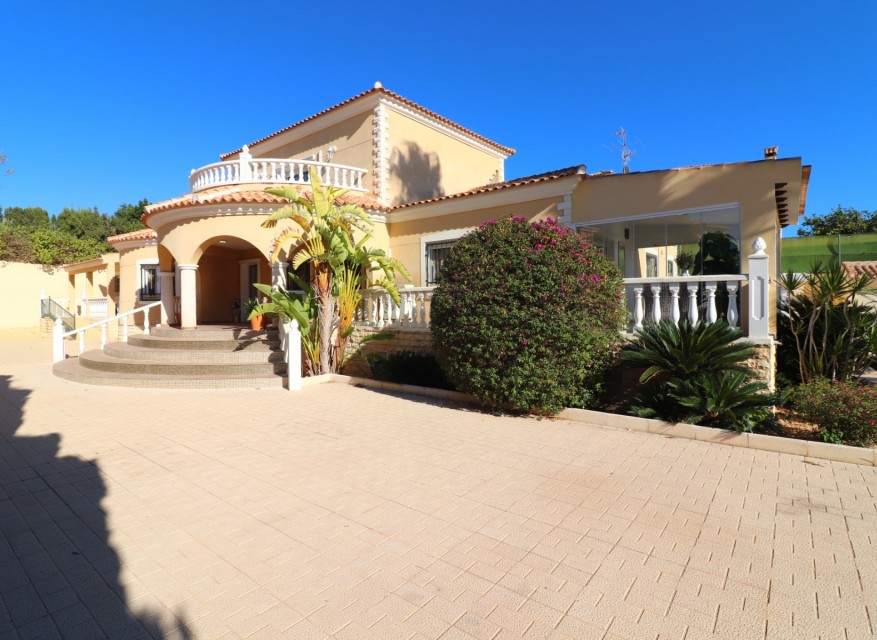 Re-Sale - Detached Villa - La Marina - La Escuera