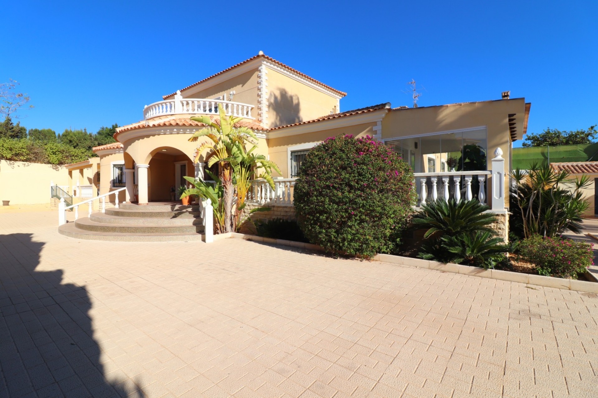 Re-Sale - Detached Villa - La Marina - La Escuera